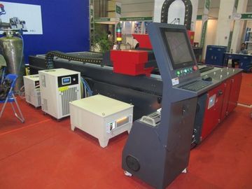 500W 1500 x シートの版のための 3000 CNC 繊維レーザーの打抜き機