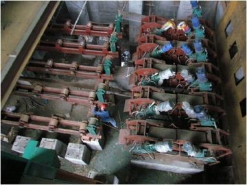 3つの繊維の連続鋳造機械は、5つのローラーのメーターで計るノズル装置ダイ カスト